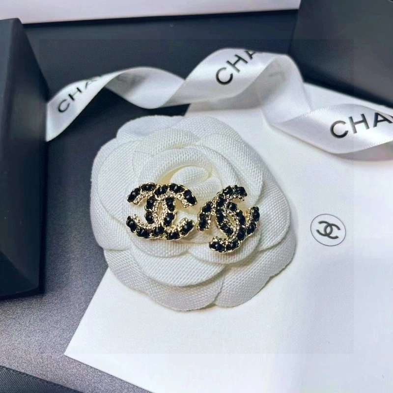 Bright Chanel Earrings 220050