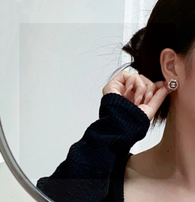 Chanel Earrings Supportive 220046