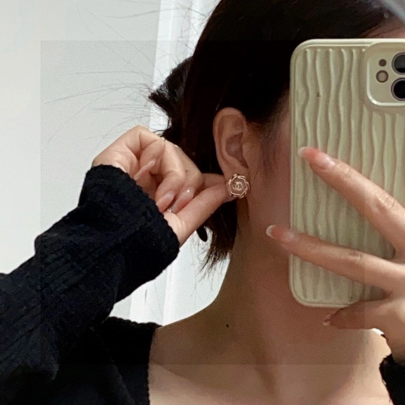 Chanel Earrings MoistureWicking 220055