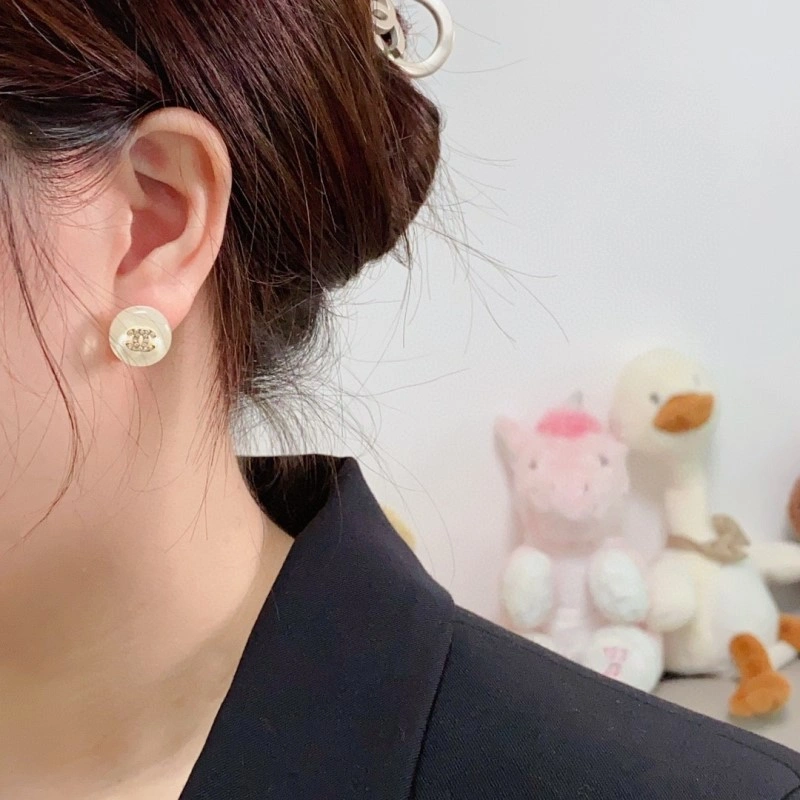Chanel Earrings Packable 220038
