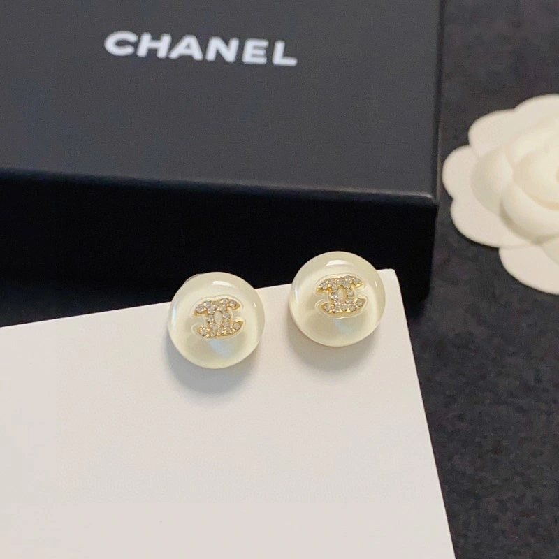 Chanel Earrings Packable 220038