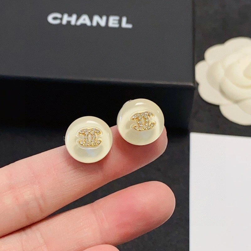 Chanel Earrings Packable 220038