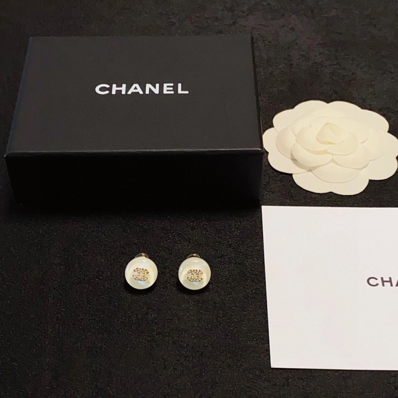 Chanel Earrings Packable 220038