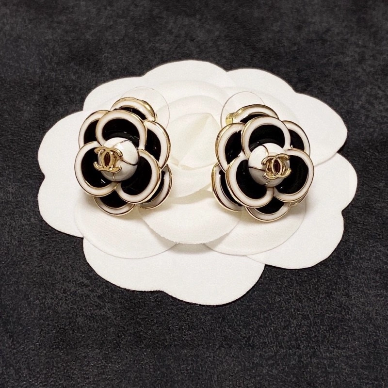 Chic Chanel Earrings 220029