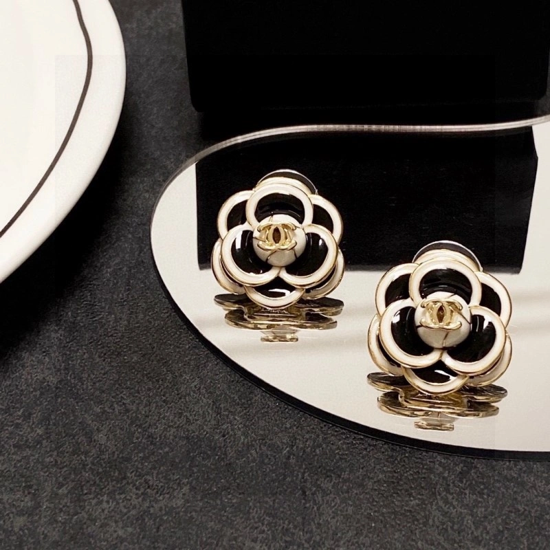 Chic Chanel Earrings 220029