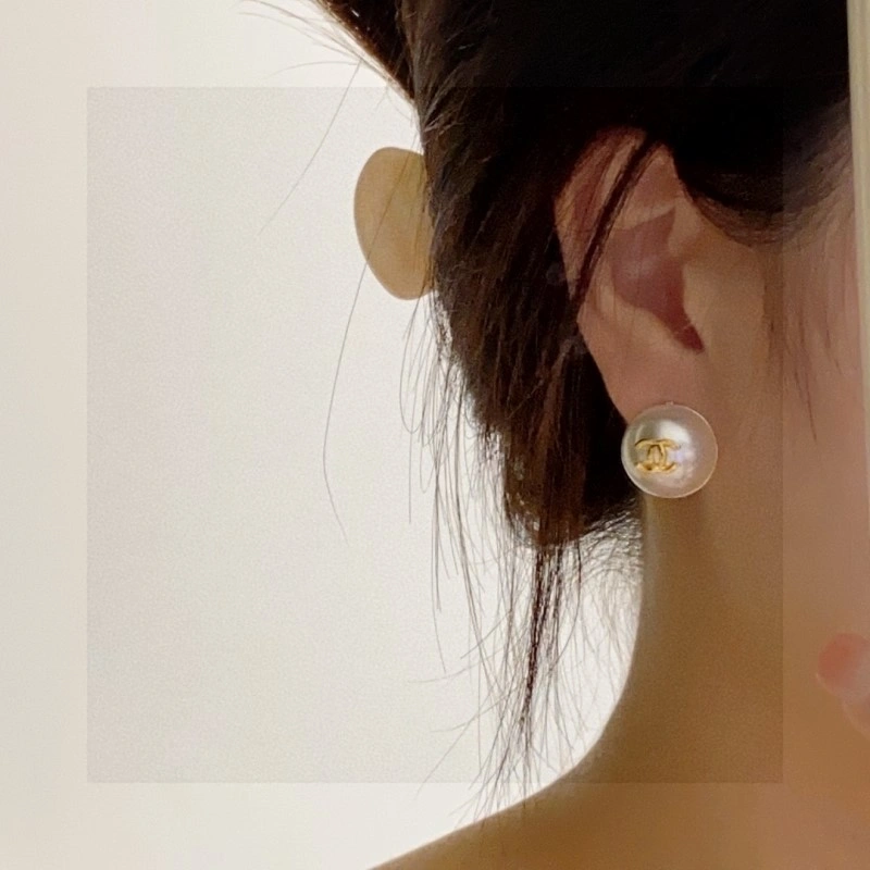 Chanel Earrings Bright 220028