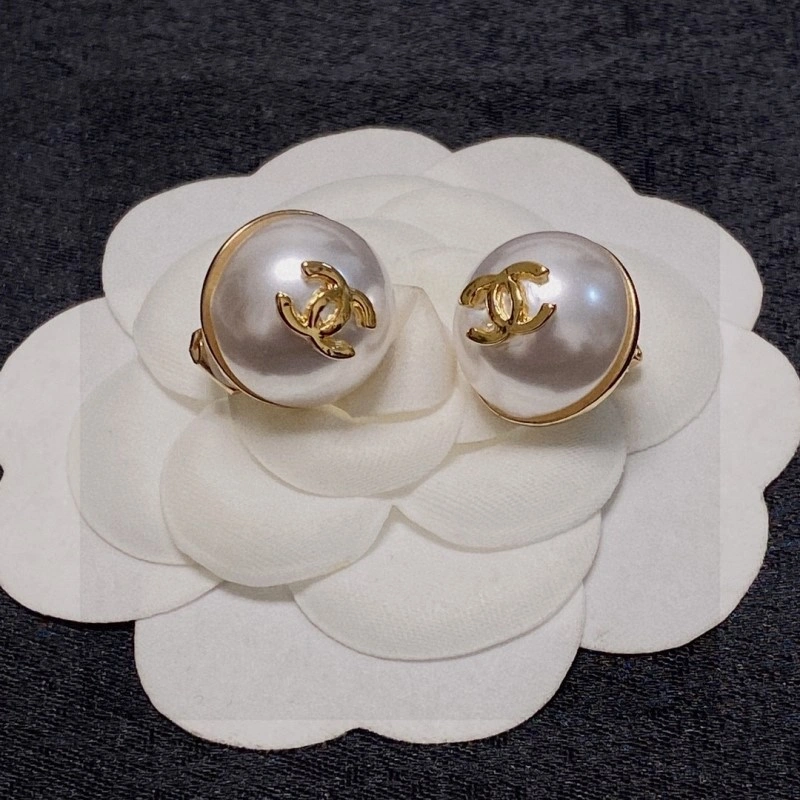 Chanel Earrings Bright 220028