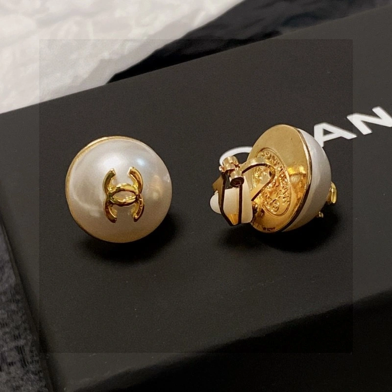 Chanel Earrings Bright 220028