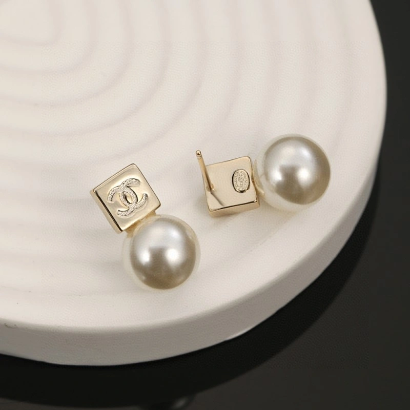 RelaxedFit Chanel Earrings 220107