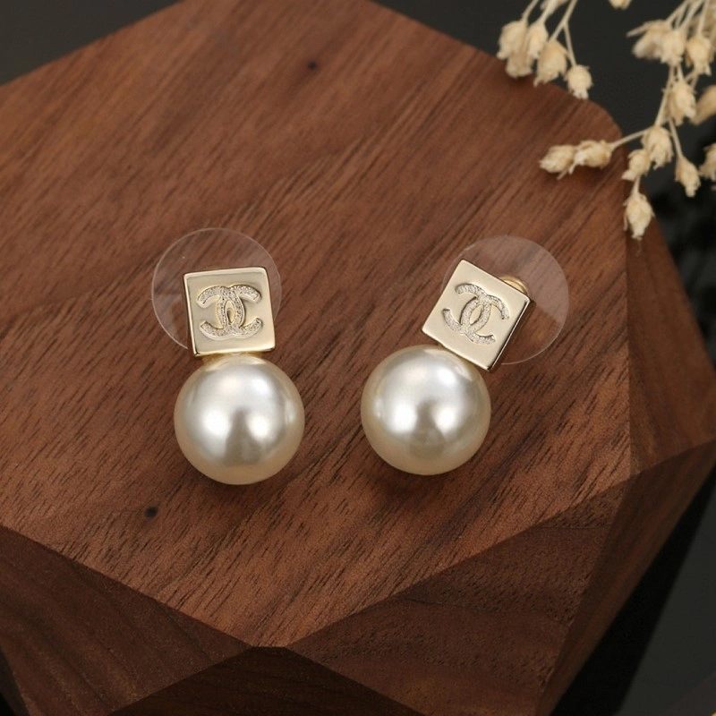 RelaxedFit Chanel Earrings 220107