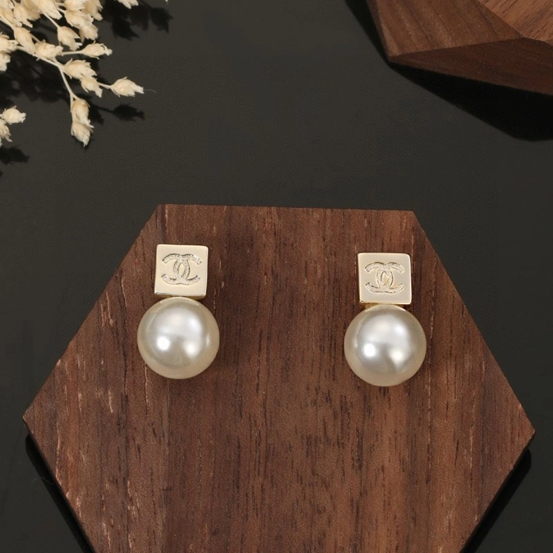 RelaxedFit Chanel Earrings 220107