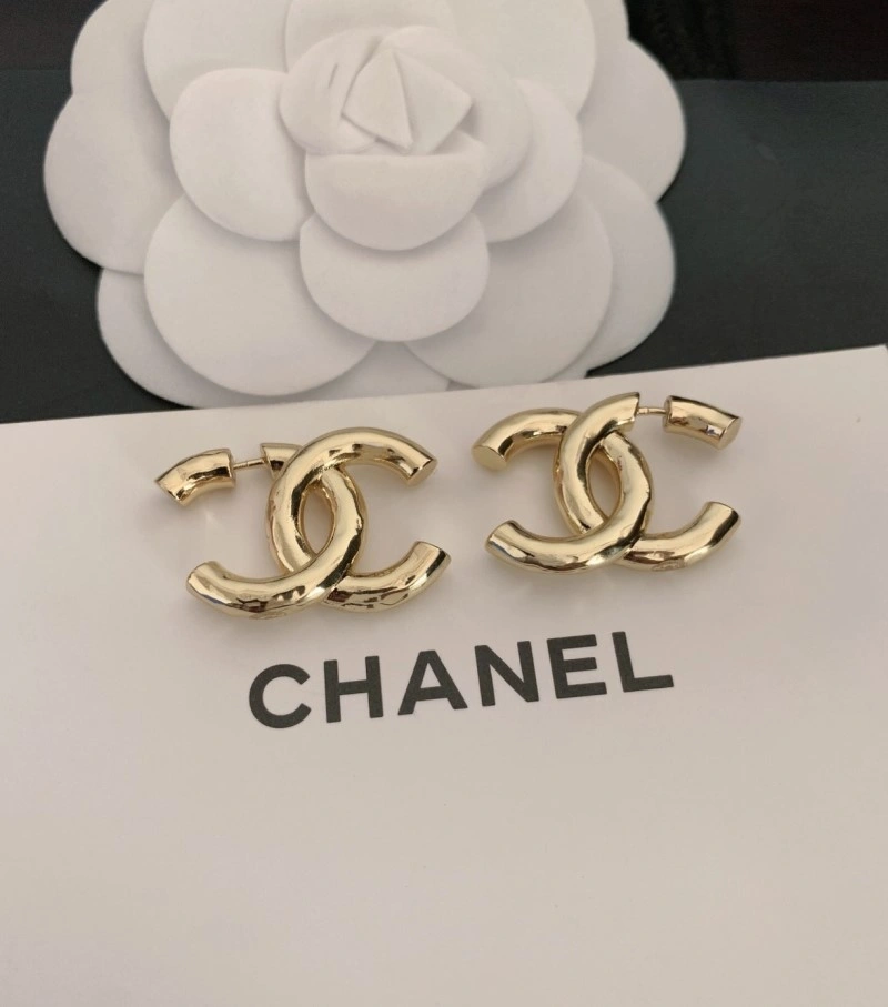 Minimalist Chanel Earrings 220052
