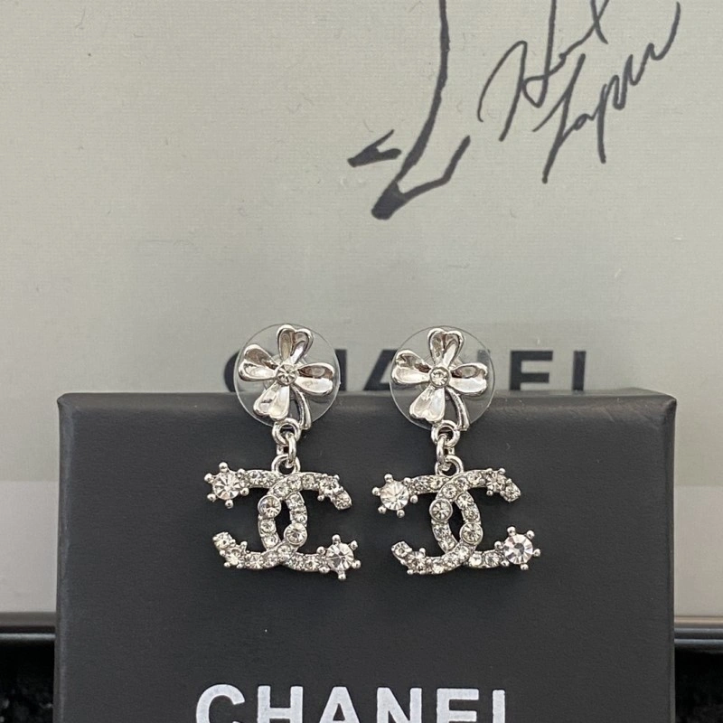 Snug Chanel Earrings 220105