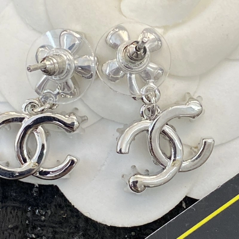 Snug Chanel Earrings 220105