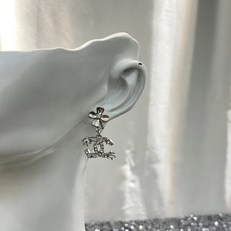Snug Chanel Earrings 220105