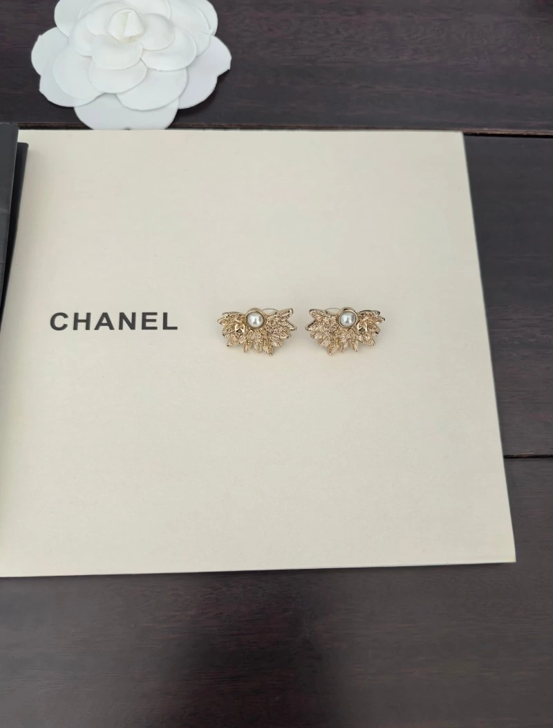 Trendsetting Chanel Earrings 220012