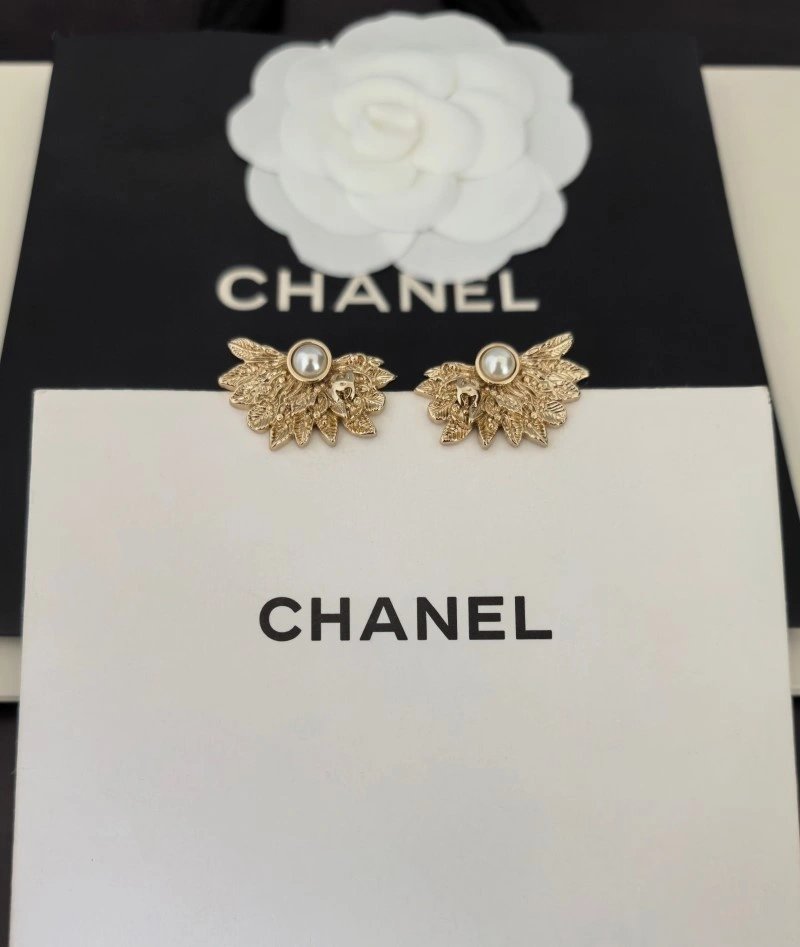Trendsetting Chanel Earrings 220012