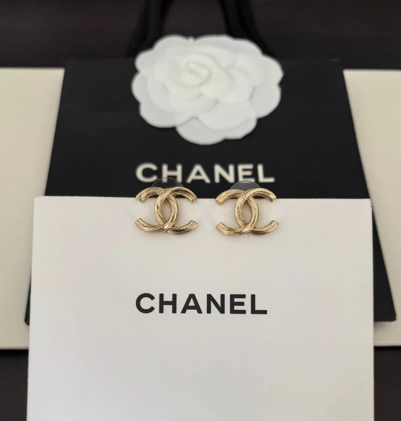 Comfortable Chanel Earrings 220007
