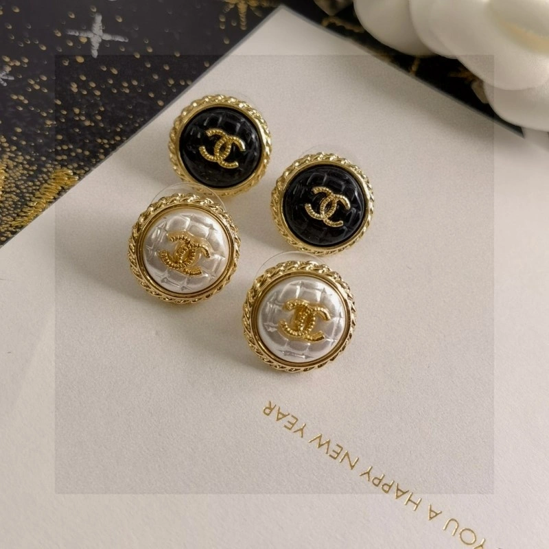 Chanel Earrings EasyMatch 220011