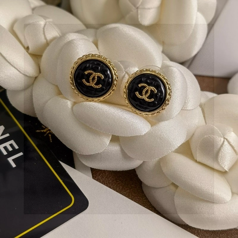 Chanel Earrings EasyMatch 220011