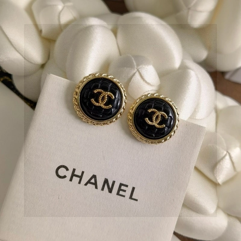 Chanel Earrings EasyMatch 220011