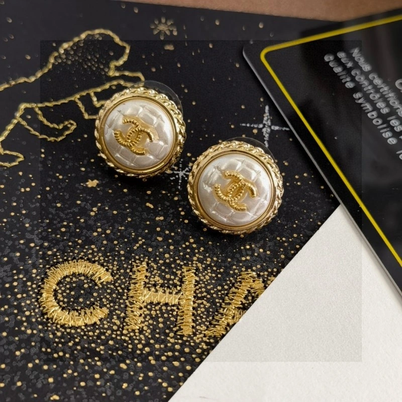 Chanel Earrings EasyMatch 220011