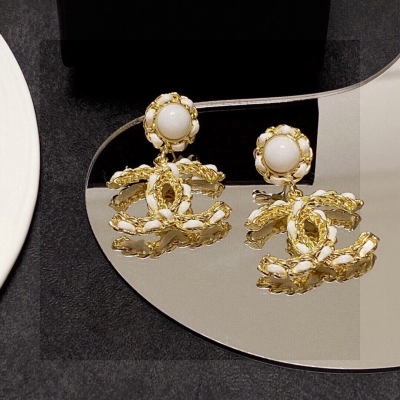 Efficient Chanel Earrings 220002