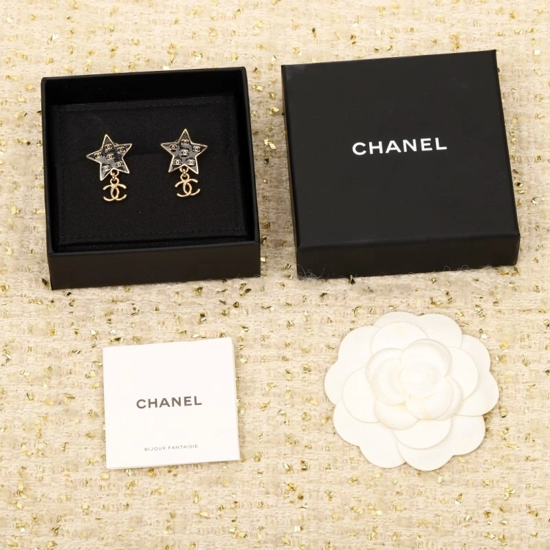 Effortless Chanel Earrings 220008