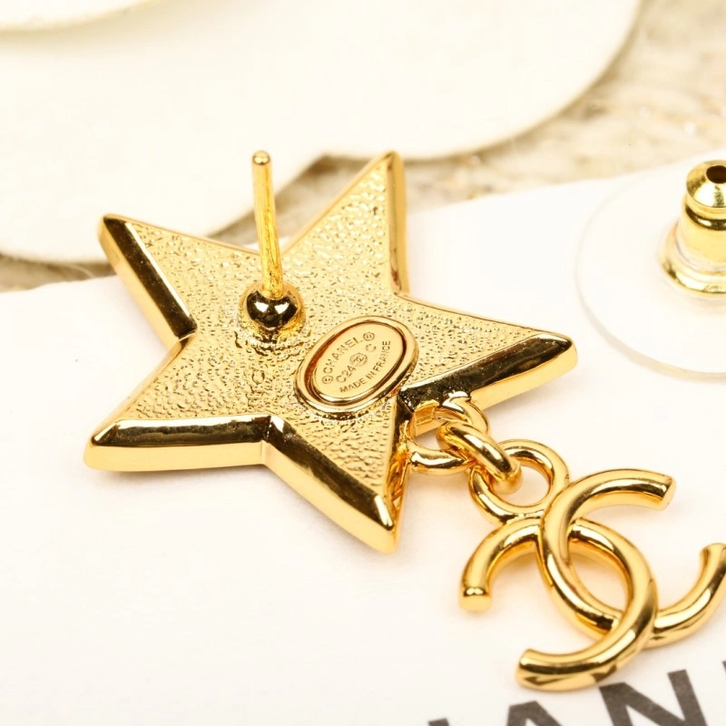 Effortless Chanel Earrings 220008