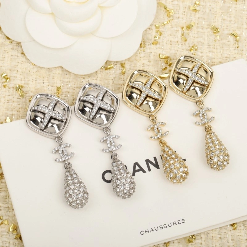 Vibrant Chanel Earrings 220009