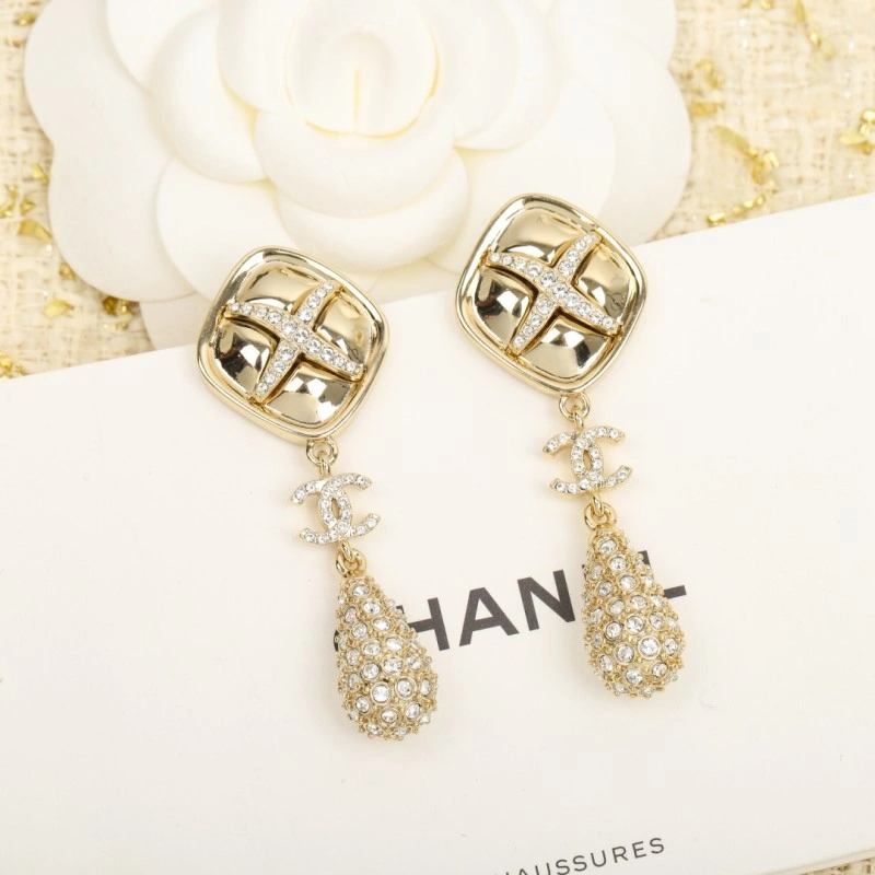 Vibrant Chanel Earrings 220009