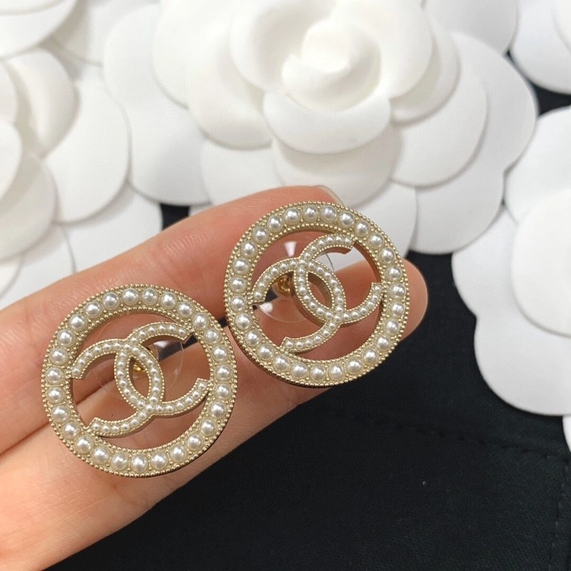 Comfortable Chanel Earrings 220069