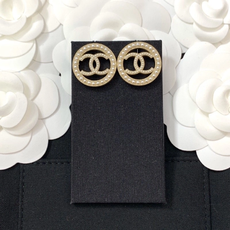 Comfortable Chanel Earrings 220069