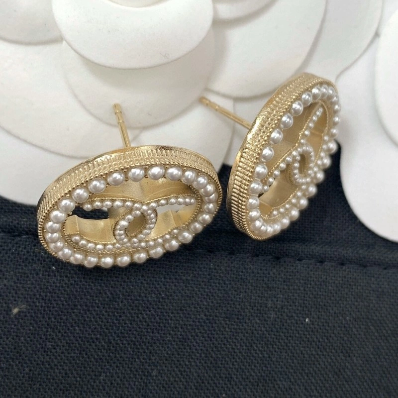 Comfortable Chanel Earrings 220069