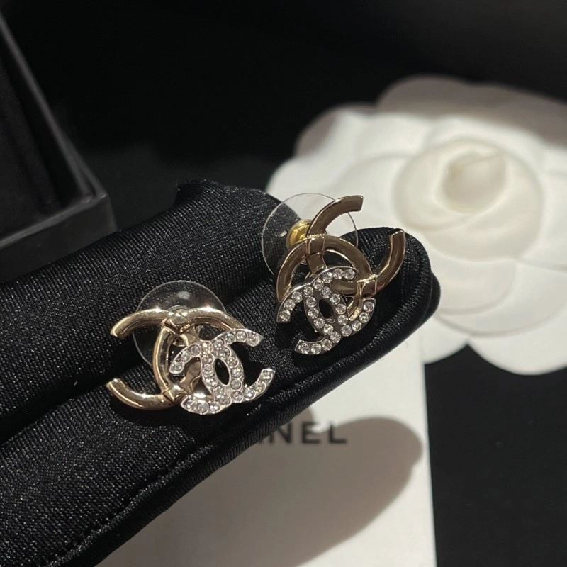 Trendsetting Chanel Earrings 220000