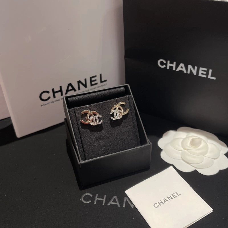 Trendsetting Chanel Earrings 220000