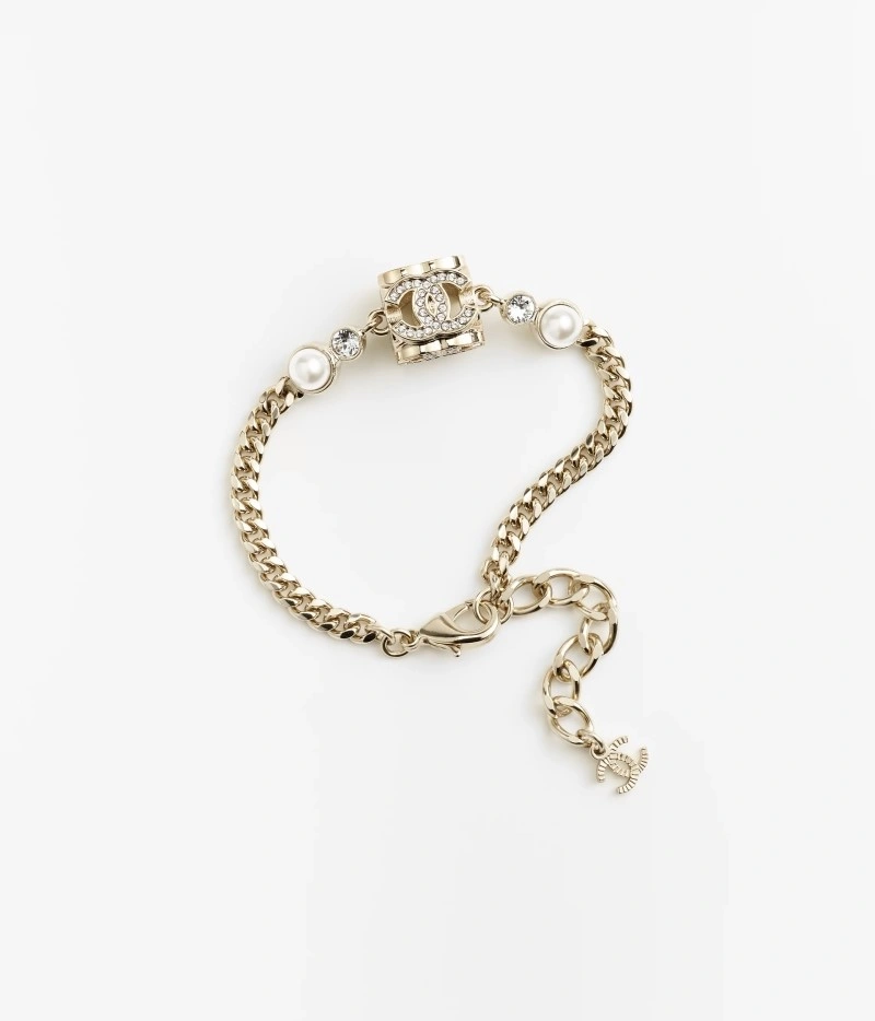 Effortless Chanel Earrings 220004