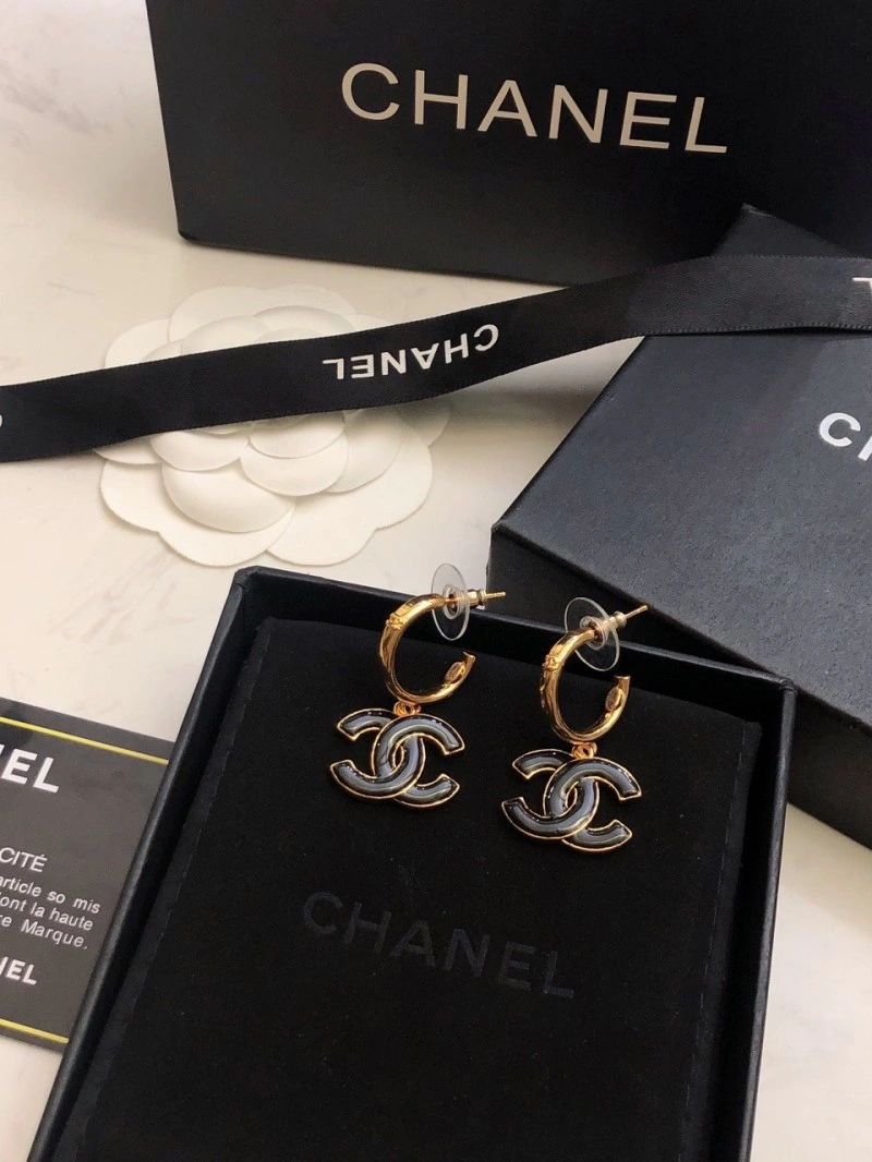 Versatile Chanel Earrings 219998