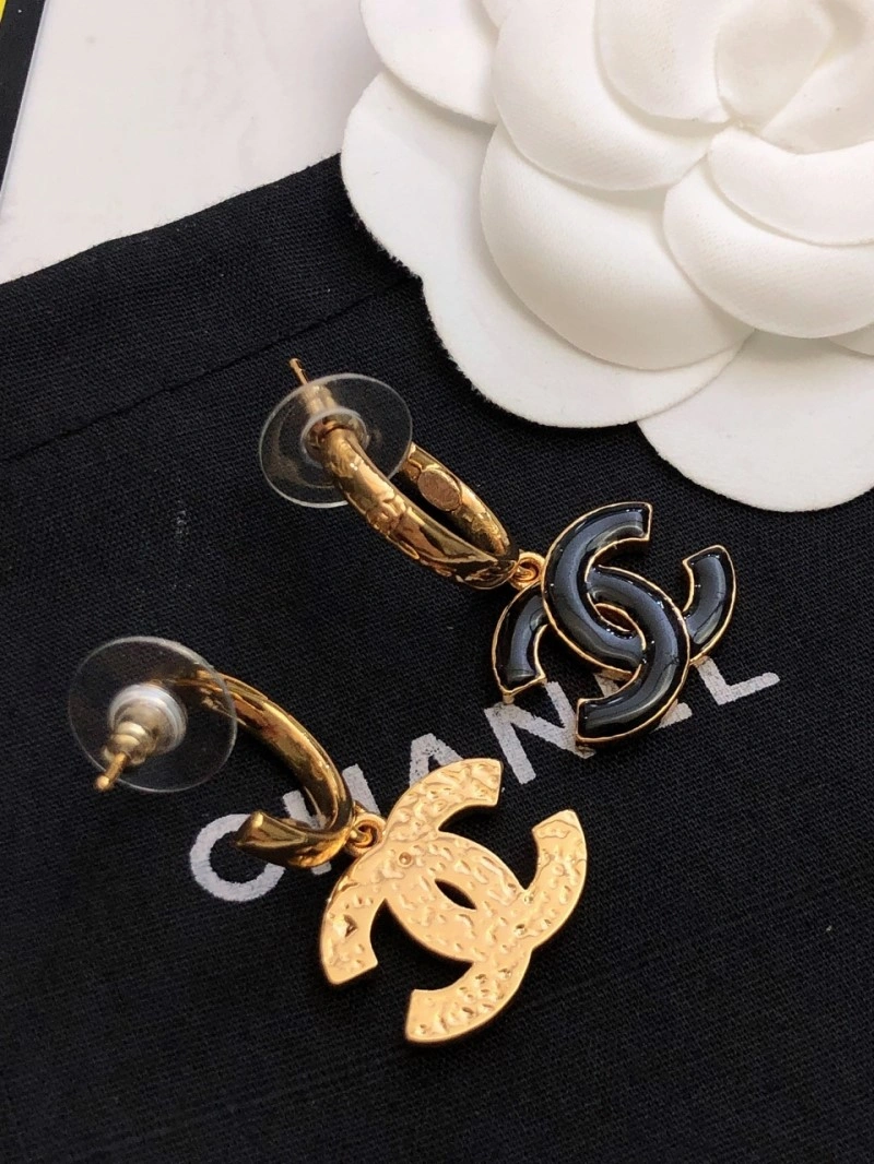 Versatile Chanel Earrings 219998