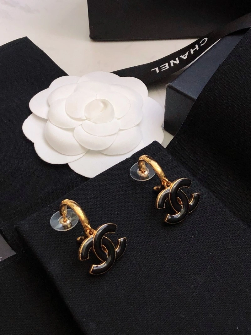 Versatile Chanel Earrings 219998
