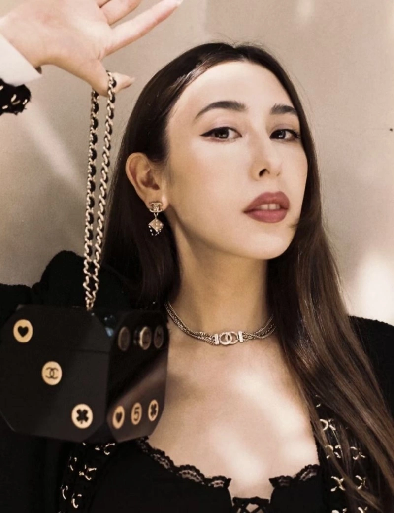 Breathable Chanel Earrings 219983