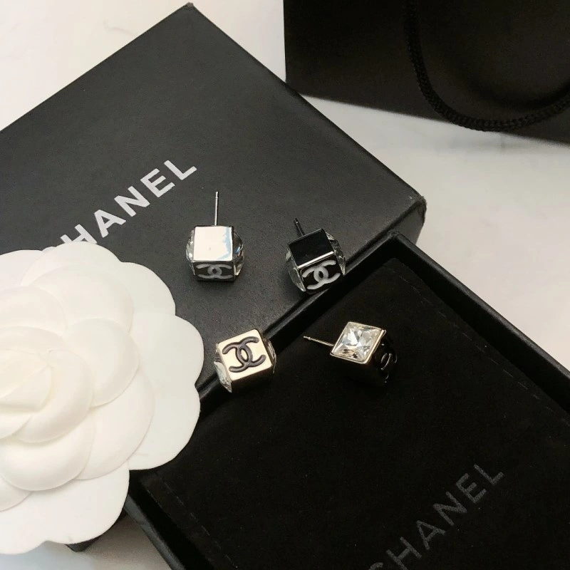 Chanel Earrings SmartChoice 219995