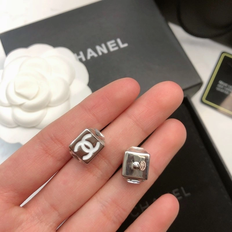 Chanel Earrings SmartChoice 219995