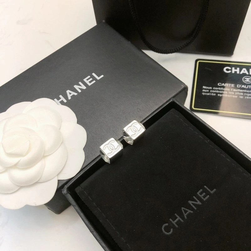 Chanel Earrings SmartChoice 219995