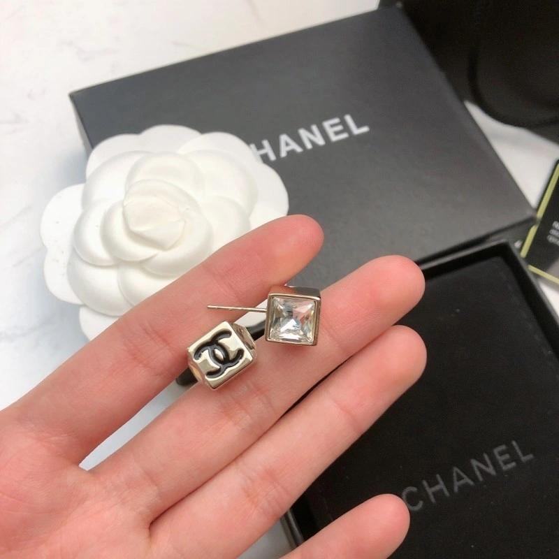 Chanel Earrings SmartChoice 219995