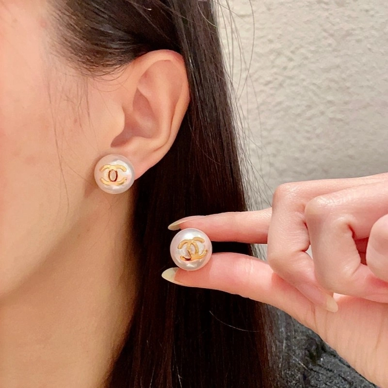Chanel Earrings Sleek 219976