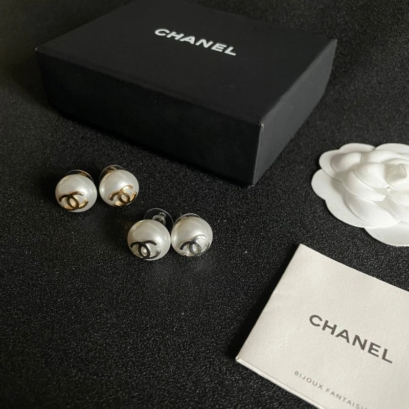 Chanel Earrings Sleek 219976