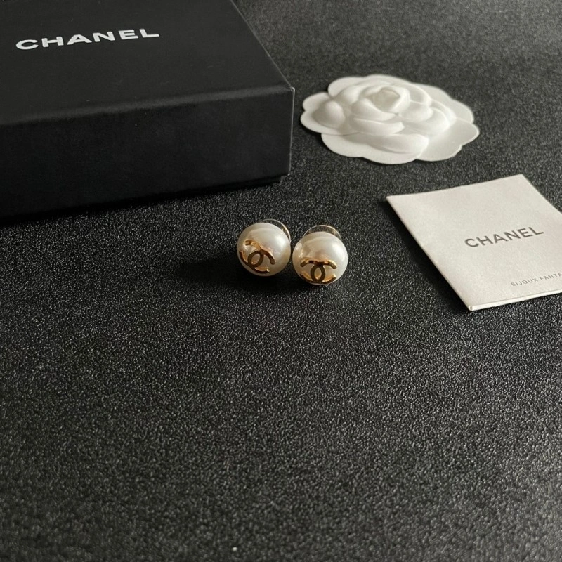 Chanel Earrings Sleek 219976