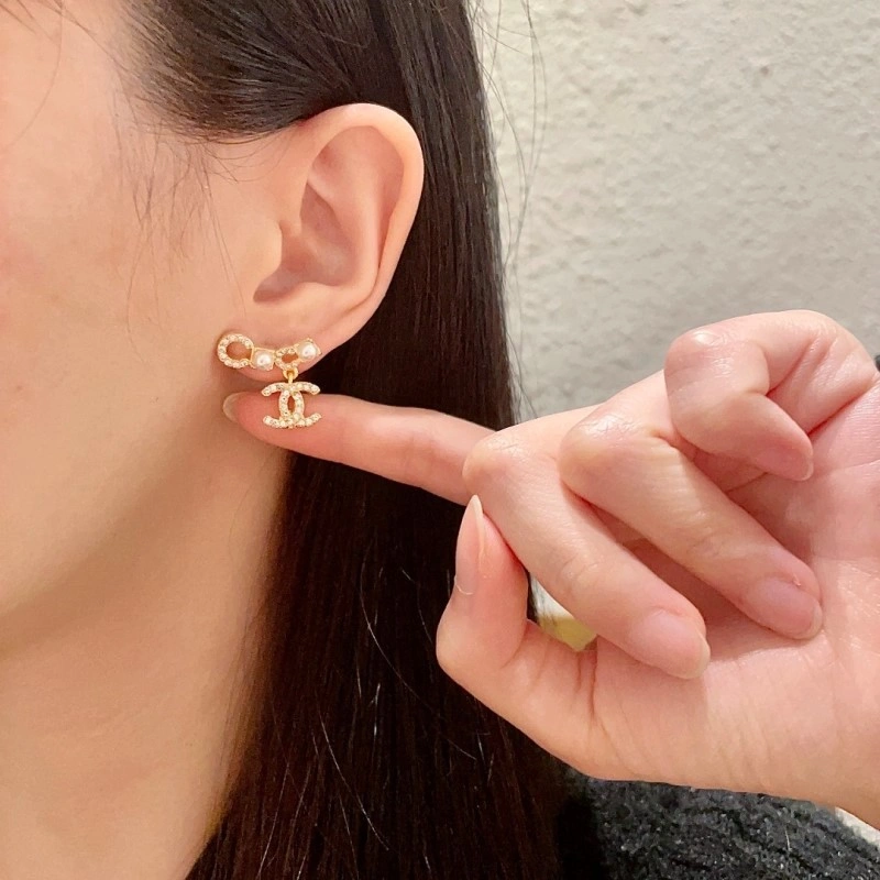 Versatile Chanel Earrings 219962