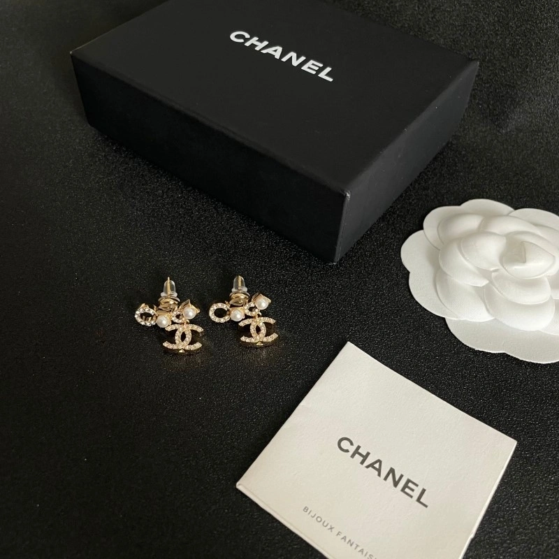 Versatile Chanel Earrings 219962